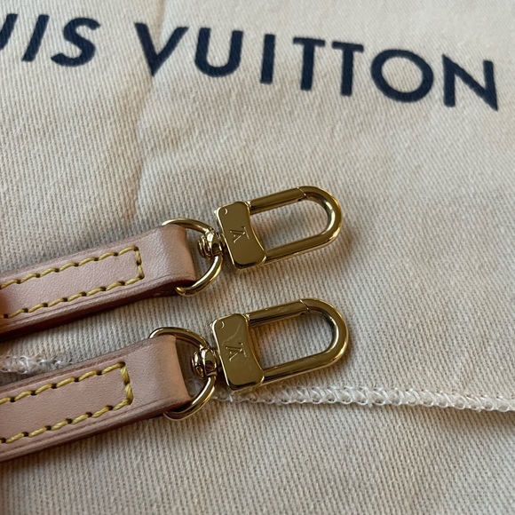 Authentic Louis Vuitton Vachetta Crossbody Strap from Eva Monogram - Picture 3 of 10